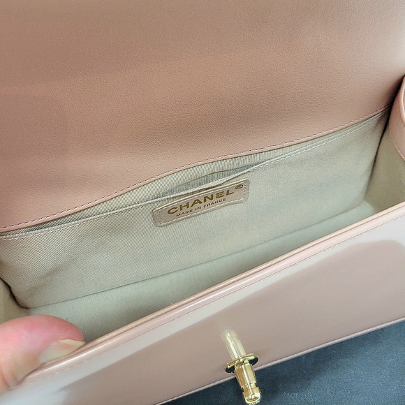 Authentic Chanel Classic Boy Bag Old Medium Patent Quilted Pink Nude GHW - Picture 9 of 10